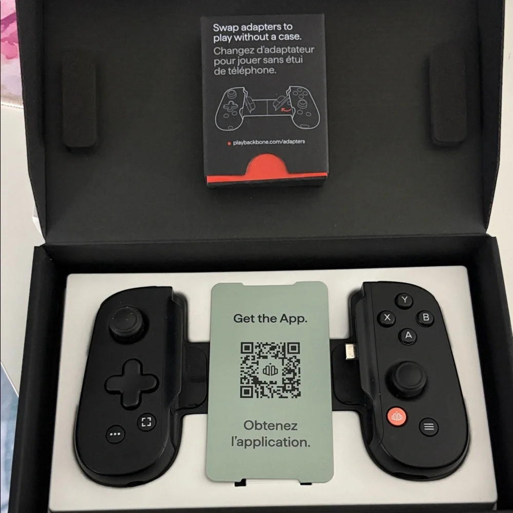 Backbone Handheld Gaming Console - Picture 2 of 4